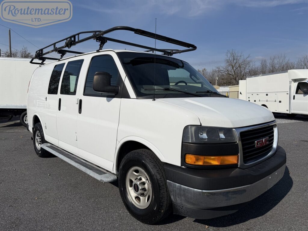 2018 GMC Savana Cargo Work Van's photo