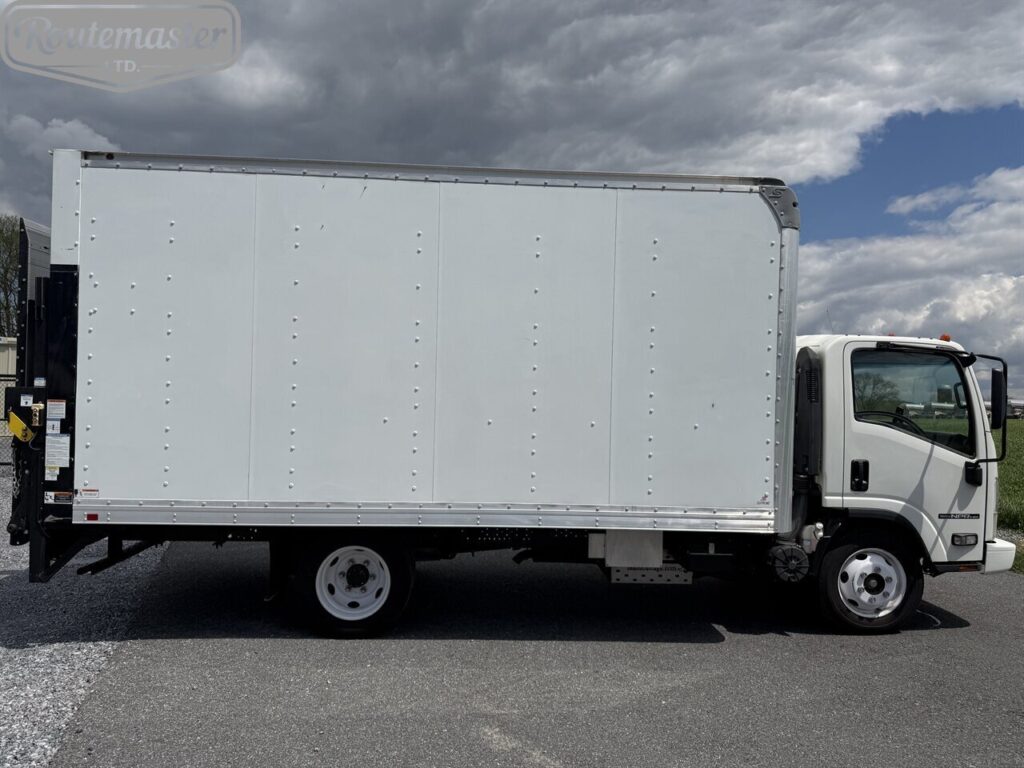 2020 Isuzu NPR-HD's photo